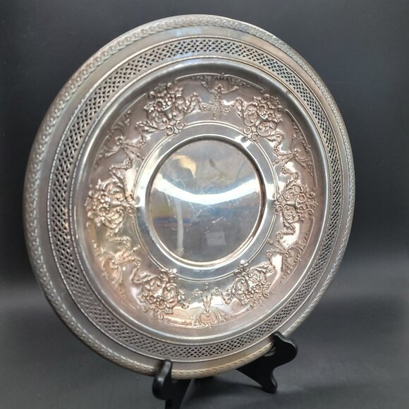 Silver Platter Round Tray International Silver Company Floral Perforated RCR4 - Picture 1 of 6